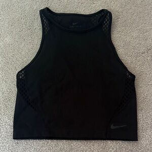 Nike Black Mesh Panel Athletic Crop Tank XS! EUC!